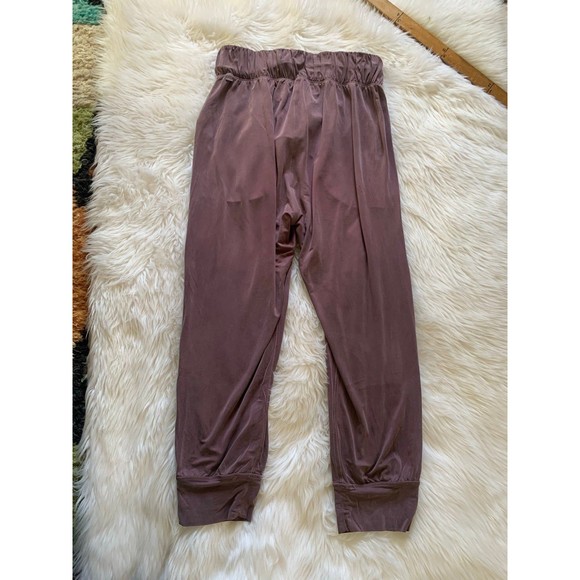 Lululemon cropped jogger - Picture 9 of 10